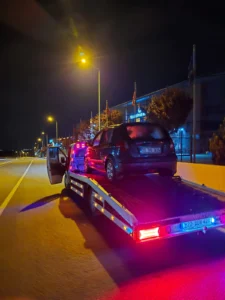 Edirne oto çekici ve yol yardımı hizmetleri. Gece veya gündüz fark etmeksizin, arızalı veya kaza yapmış araçlarınız için 7/24 güvenilir kurtarıcı desteği sağlıyoruz. Hızlı müdahale ve profesyonel araç taşıma.
